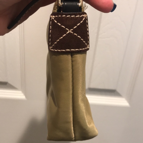 Dooney & Bourke khaki Crossbody bag. - Picture 4 of 12